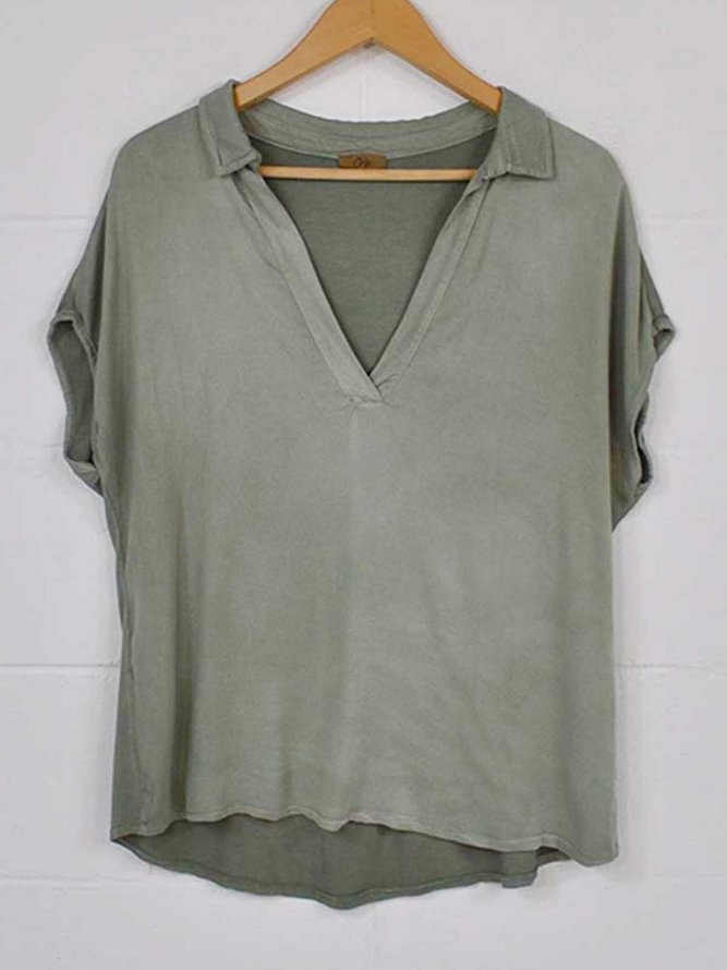 Short Sleeve Casual Buttoned T-shirt
