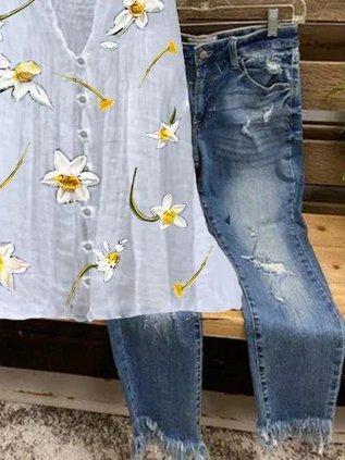 Sleeveless shirt with chrysanthemum pattern