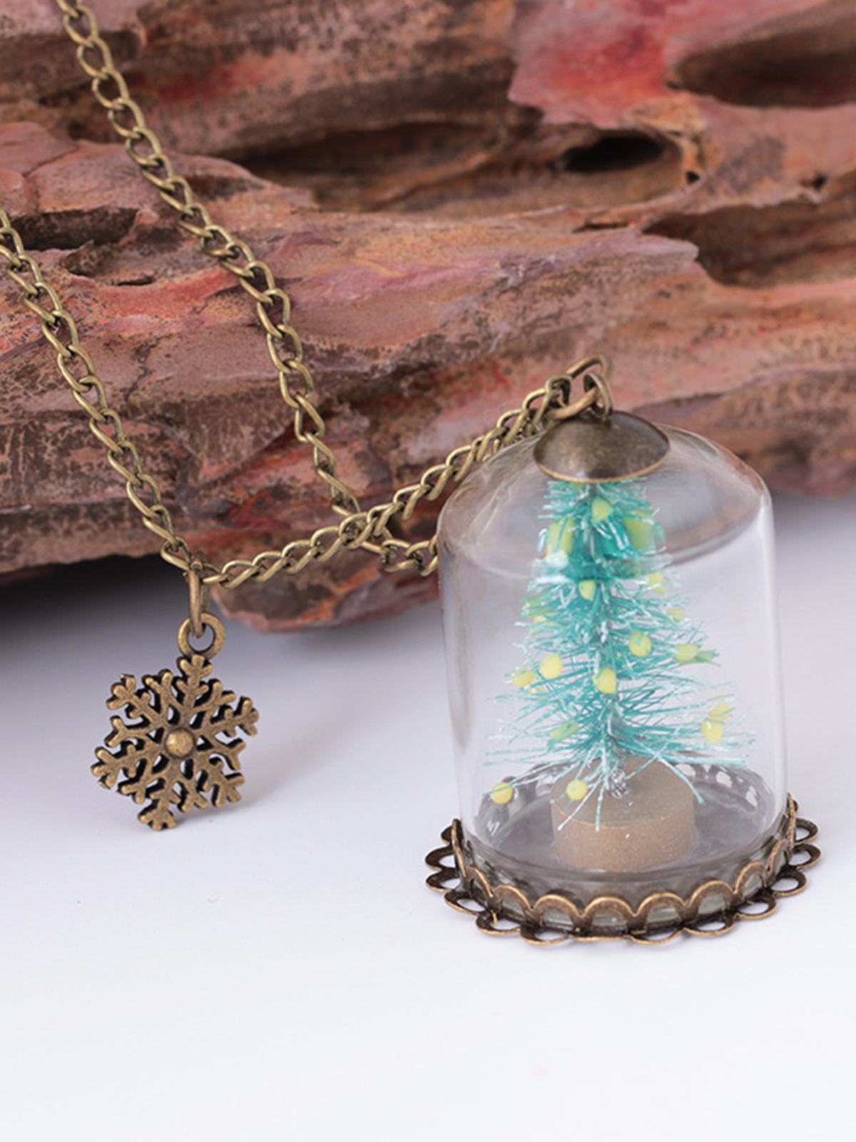 Christmas Tree Snow Glass Luminous Necklace