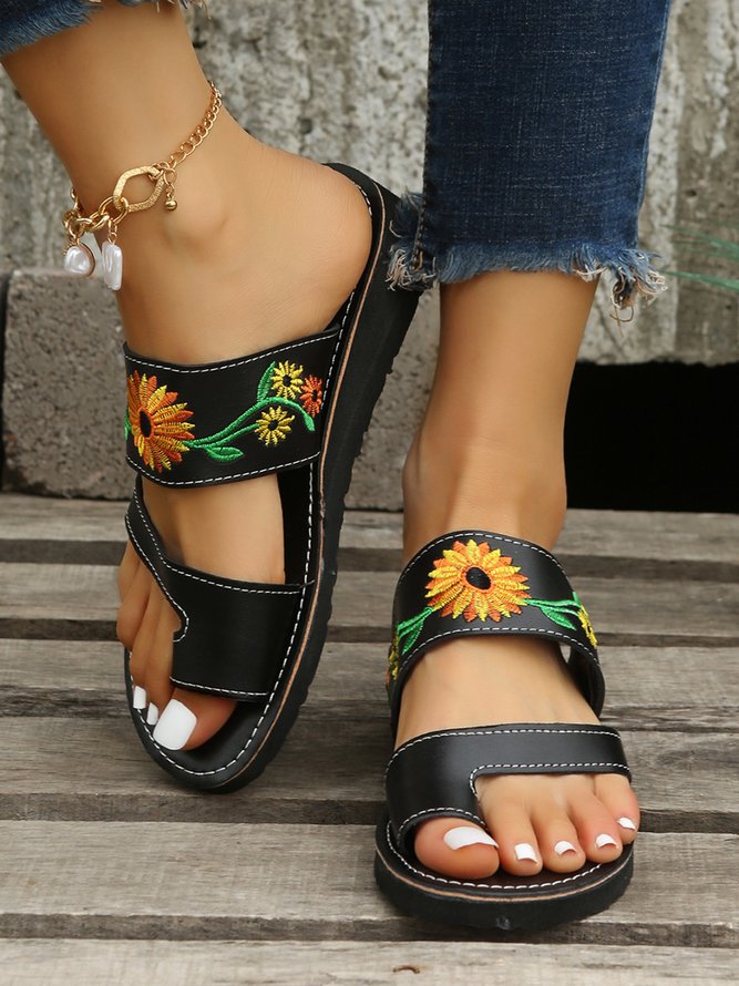 Sunflower Embroidered Print Casual Flip-On Sandals Slippers