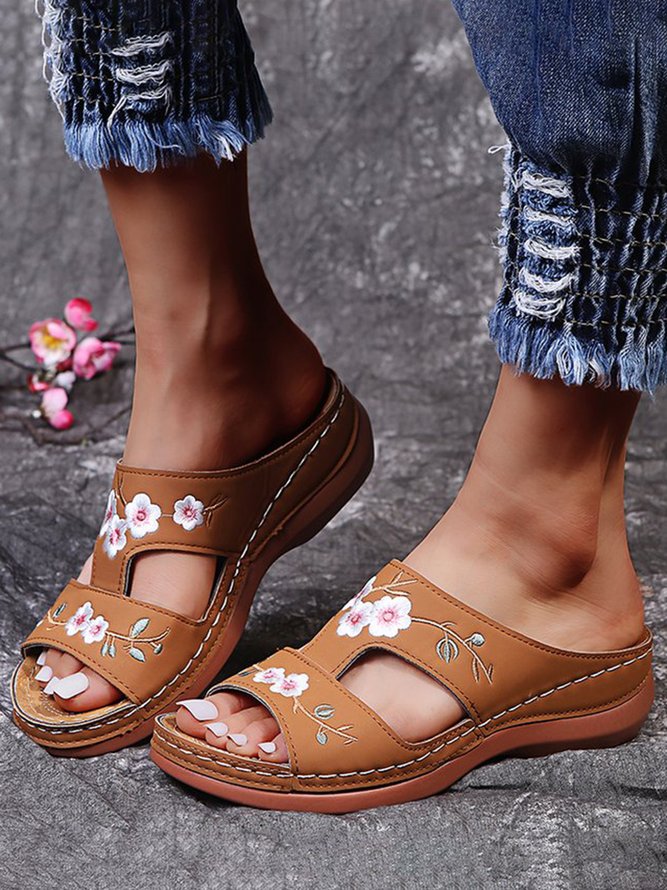 Embroidered Floral Breathable Wedge Platform Round Toe Slippers