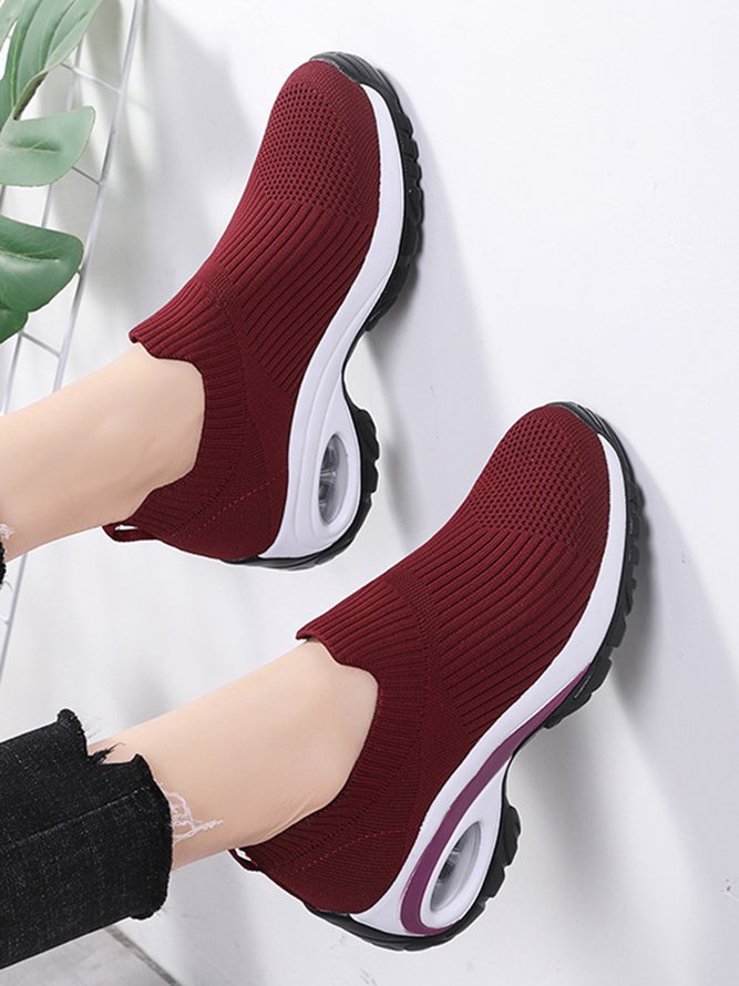 Lightweight Soft Sole Flyknit Air Cushioned Sneakers
