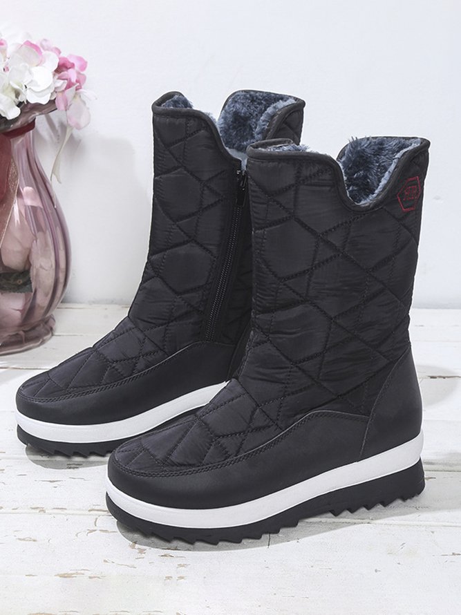 Plus Size Embossed Warm Lined Outdoor Boots with Size Zipper