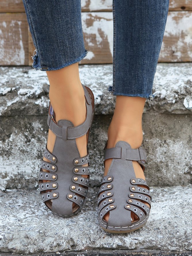 Retro Rivets Widened Soles Non-slip Fisherman Sandals