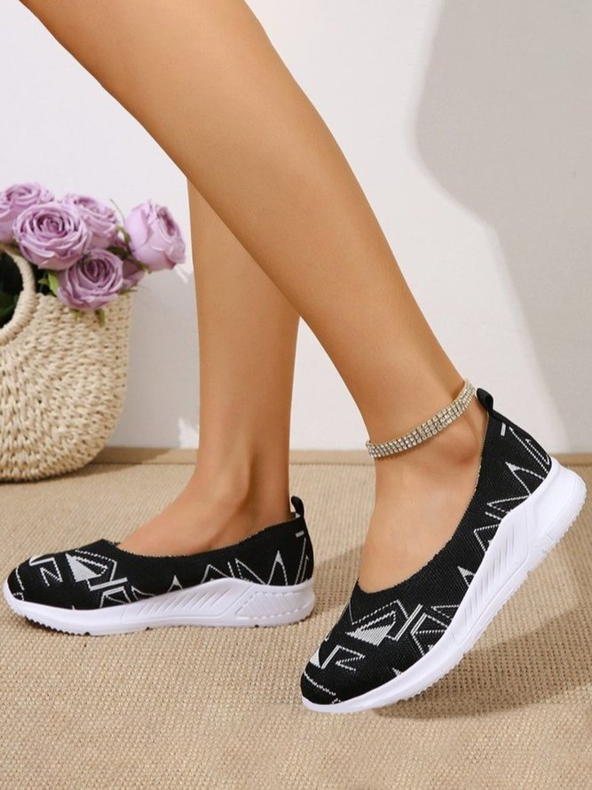 Comfortable Soft Sole Breathable Geometric Fly Knit Sneakers