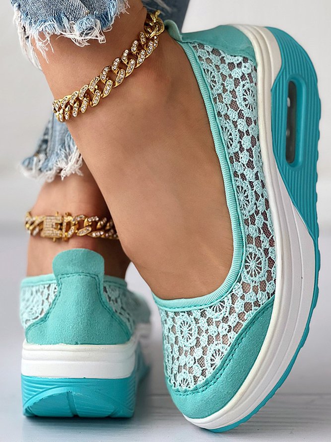 Breathable Contrast Lace Slip-on Sneakers