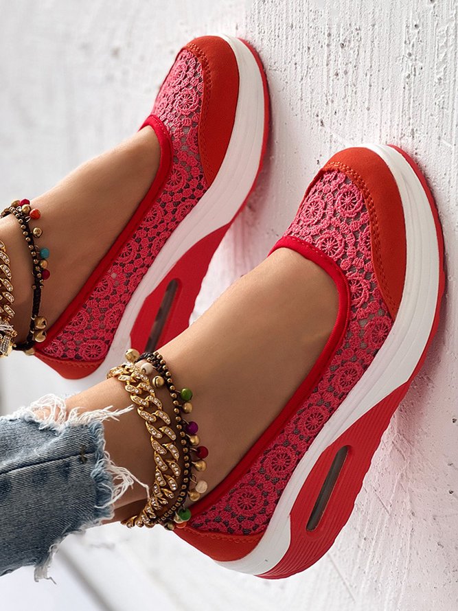 Breathable Contrast Lace Slip-on Sneakers