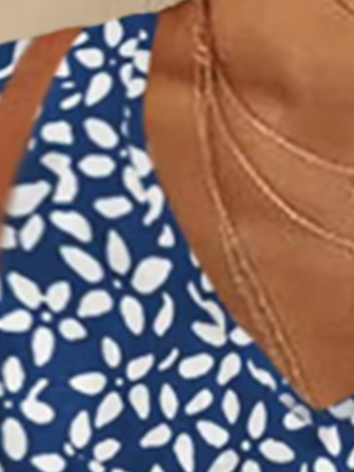 Plus Size Loose Disty Floral V Neck Vacation Tank Top
