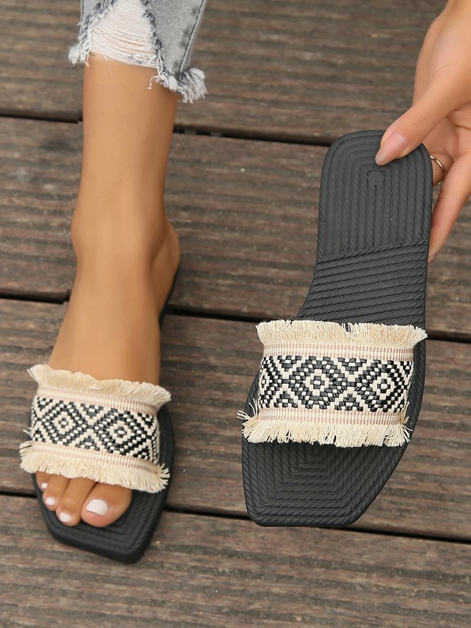 Black And White Ethnic Embroidery Tassel Beach Slippers
