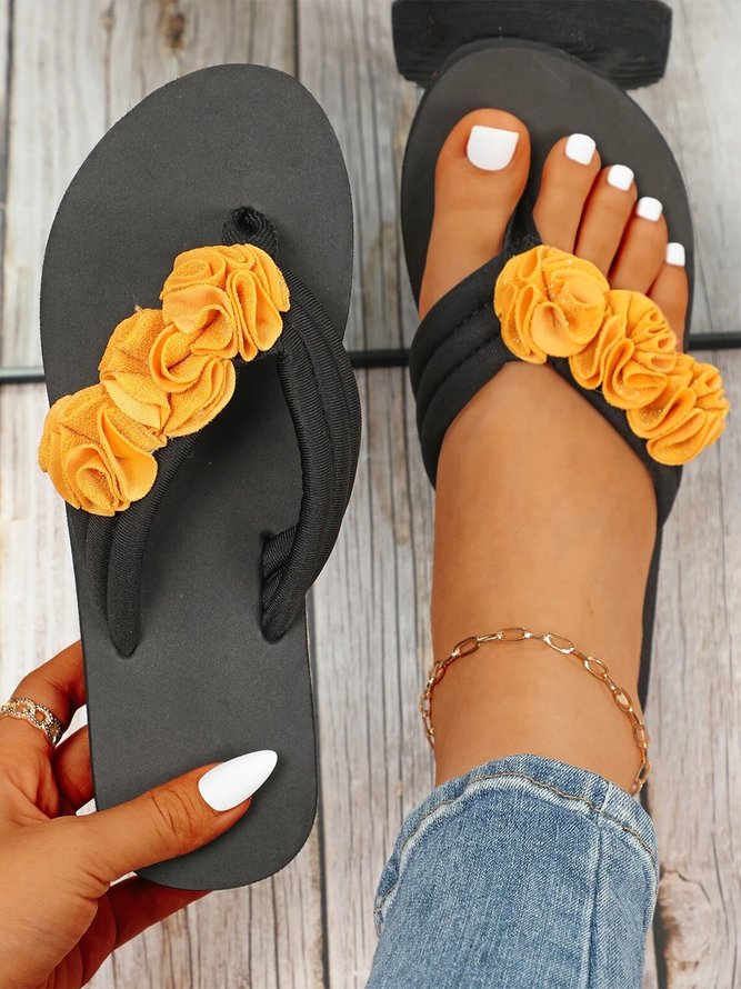 Floral Applique Beach Flip-Flops