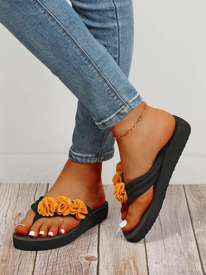Floral Applique Beach Flip-Flops