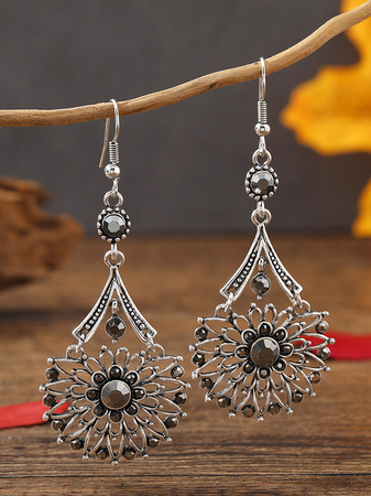 Vintage Ethnic Floral Diamond Metal Distressed Earrings Casual Women's Jewelry