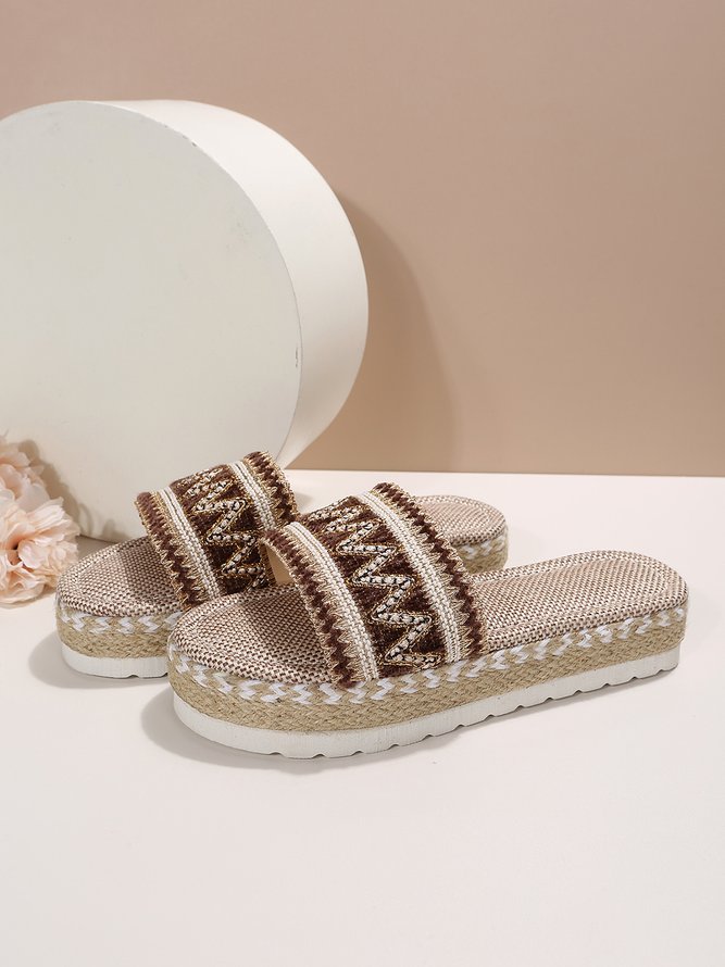 Red Ethnic Embroidery Pattern Straw Platform Sandals