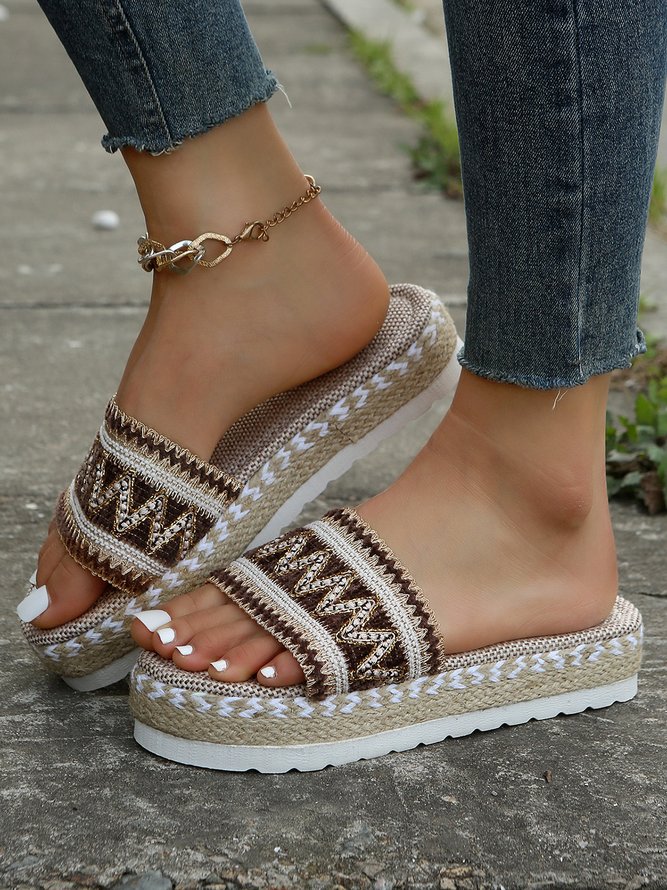 Red Ethnic Embroidery Pattern Straw Platform Sandals