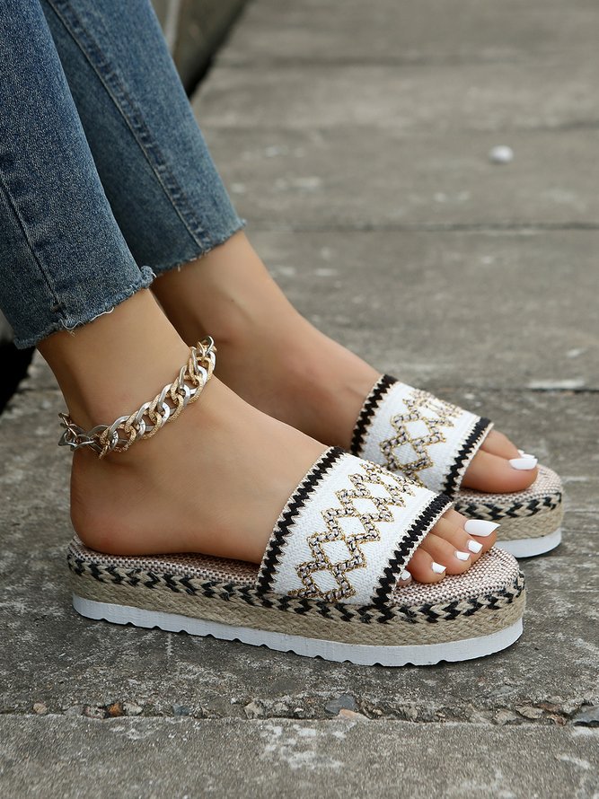 Red Ethnic Embroidery Pattern Straw Platform Sandals