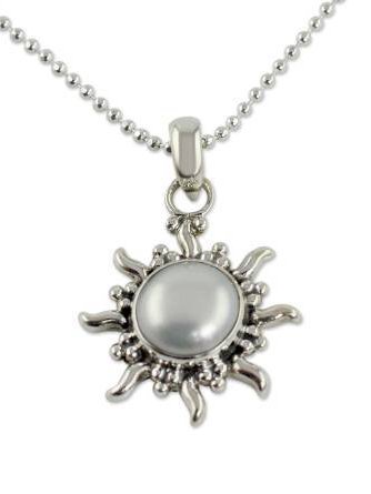 Vintage Pearl Shell Sun Motif Metal Necklace Casual Urban Women's Jewelry