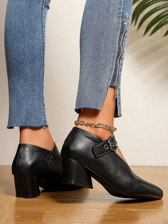 British Style V-shaped Adjustable Buckle Block Heel Pumps
